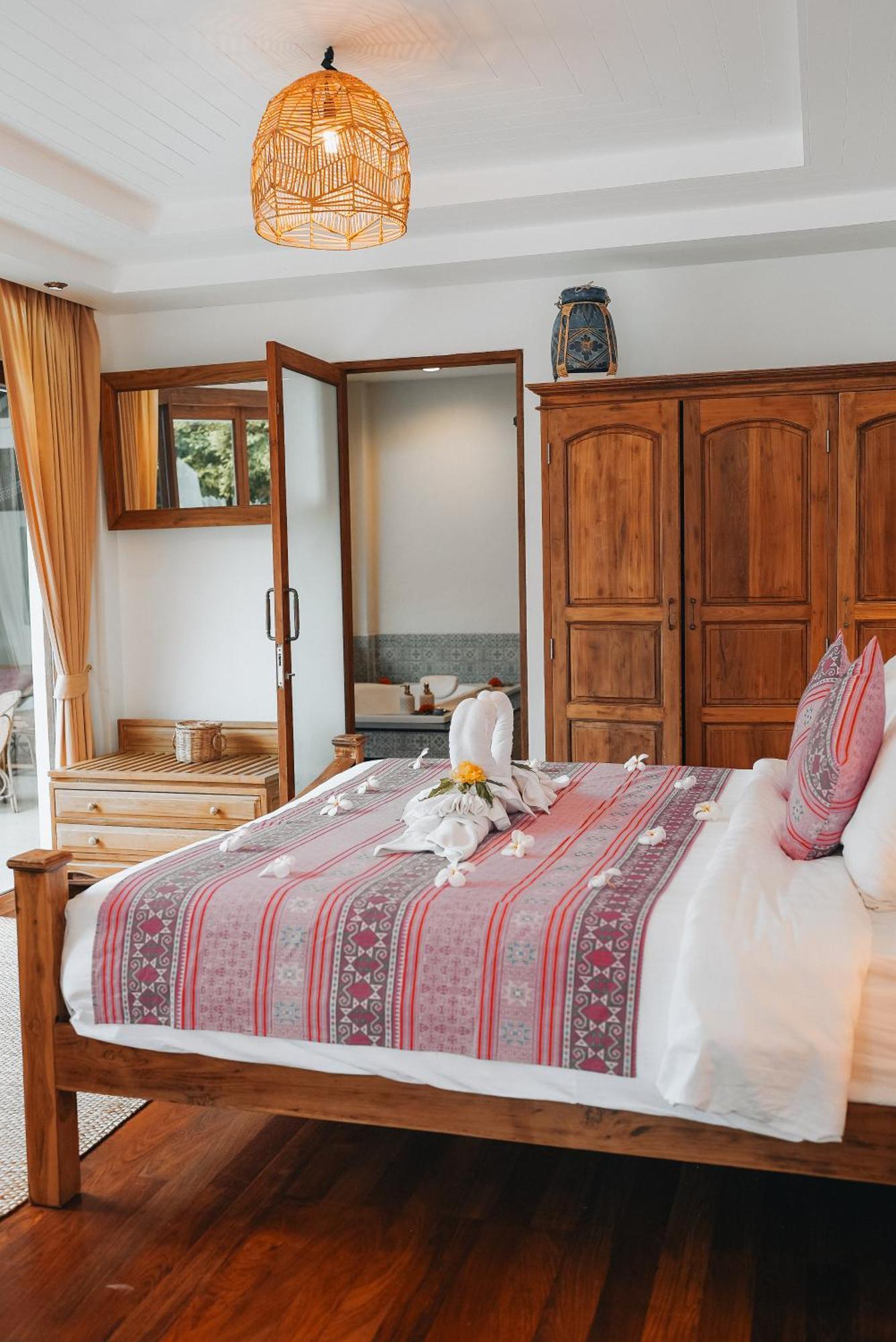 Soul Villas - Beachfront Private Pool Villas, Phuket Nature Retreat Cape Panwa Bagian luar foto